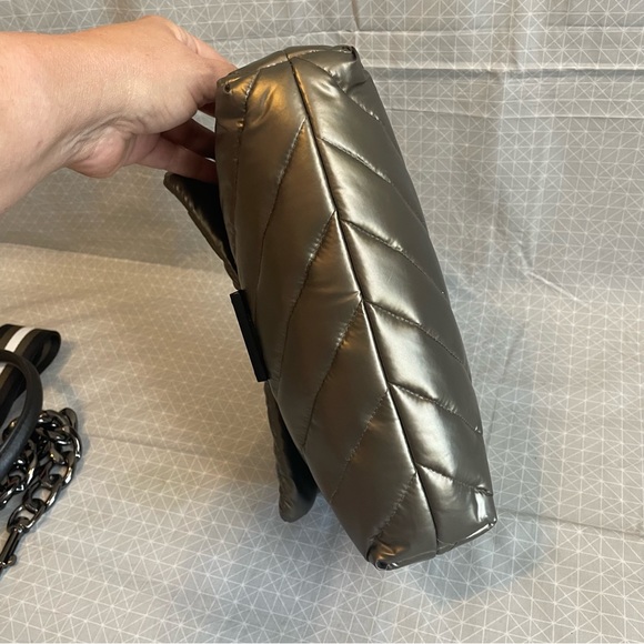 Think Royln The Limelight Crossbody Bag in Metallic Pearl Pyrite - Picture 9 of 12